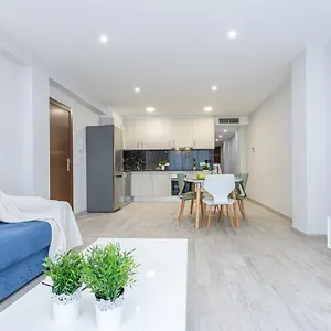 https://central-apartment-50m-beach-2.catalonia-hotels.com